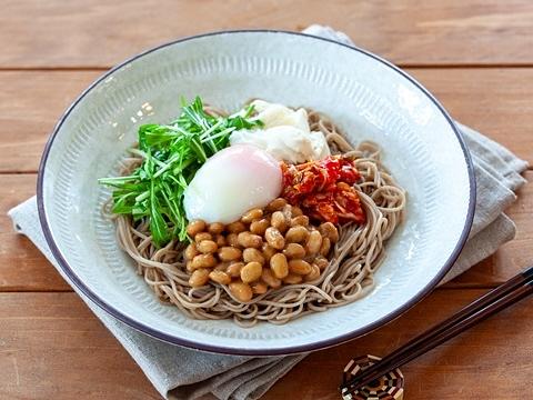 納豆とキムチのぶっかけそば